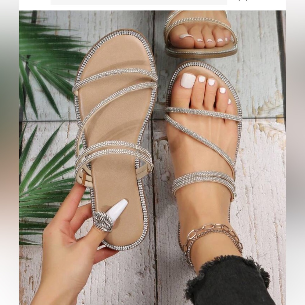 Used in excellent condition sandals size US 7